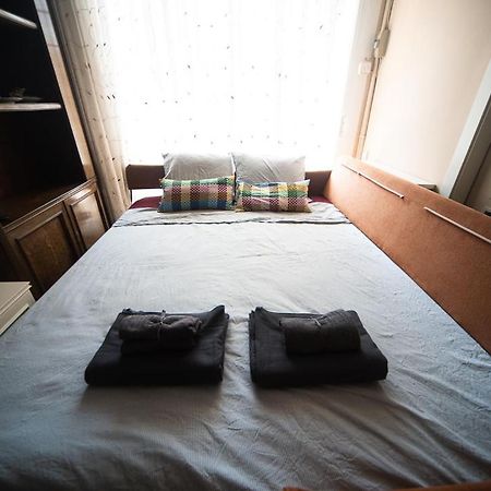 Traditional Rooms In Eixample 巴塞罗那 外观 照片