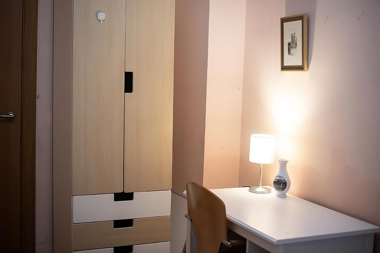 Traditional Rooms In Eixample 巴塞罗那 外观 照片