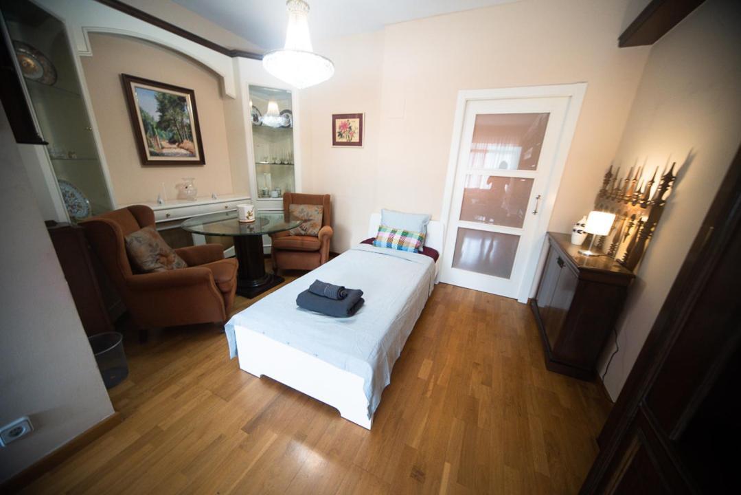 Traditional Rooms In Eixample 巴塞罗那 外观 照片