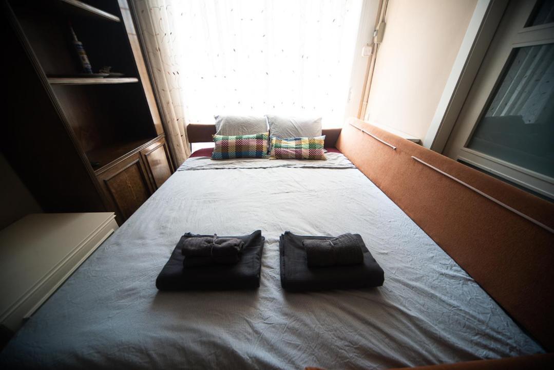 Traditional Rooms In Eixample 巴塞罗那 外观 照片