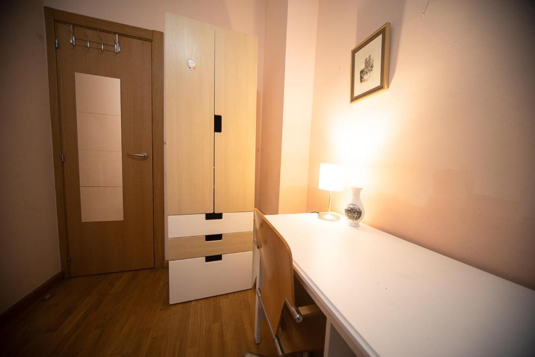 Traditional Rooms In Eixample 巴塞罗那 外观 照片